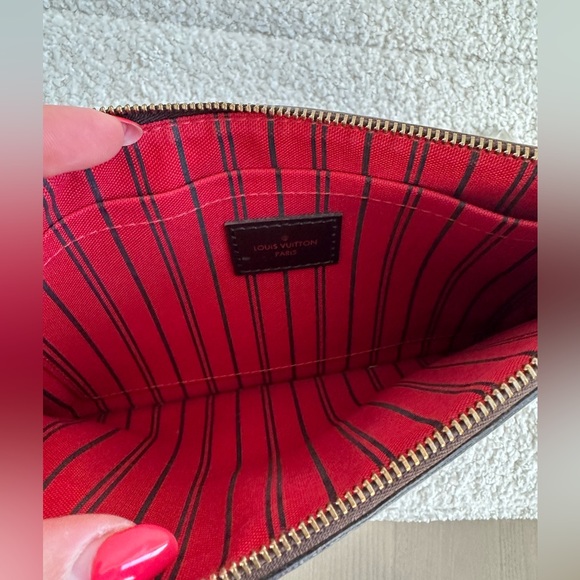 Louis Vuitton neverfull pouch 𝙞𝙣 𝘿𝙖𝙢𝙞𝙚𝙧 wristlet - Picture 3 of 6